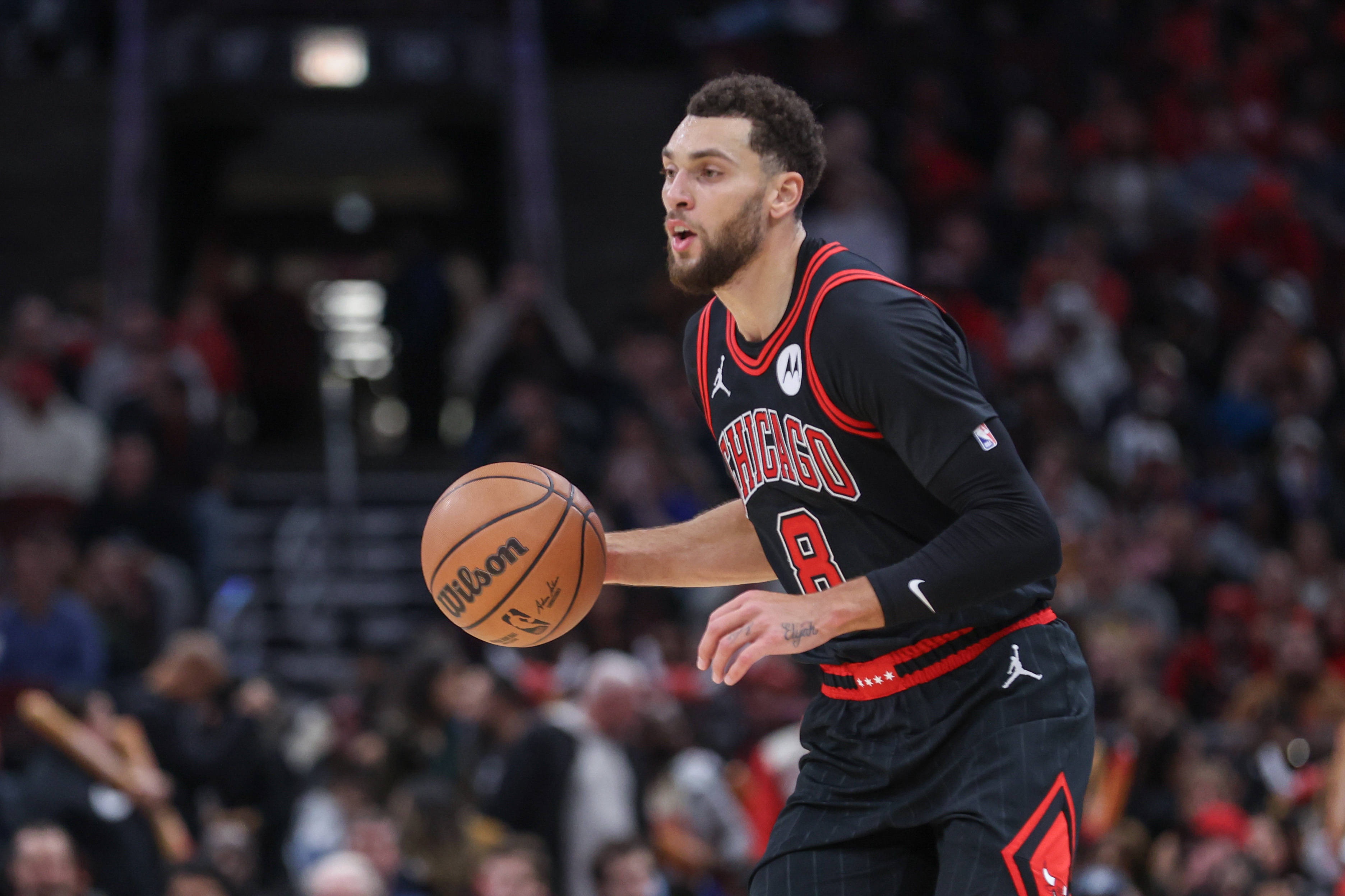 隊記:公牛忙于關(guān)注勇日對巴特勒的立場 把自家交易談判推后了