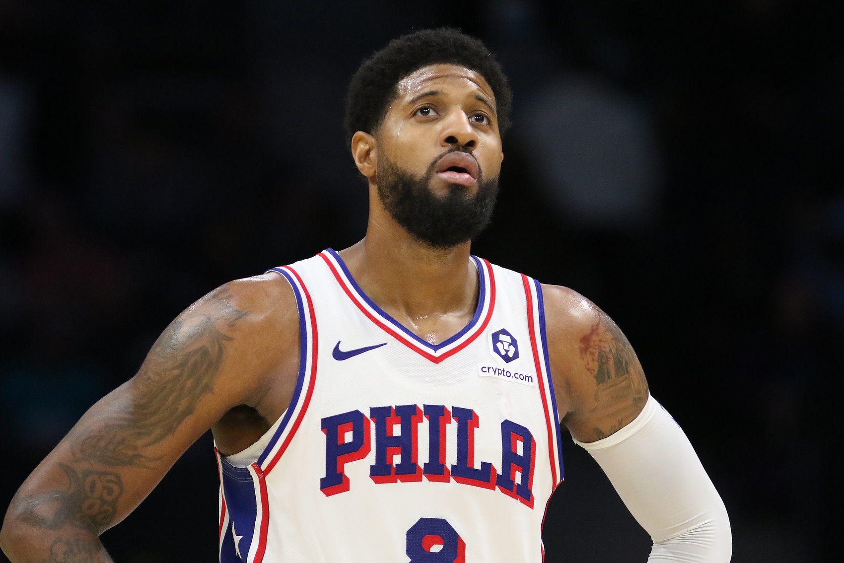 喬治:我的小拇指肌腱撕裂了 萬幸不用手術(shù) 但要一直戴6周護(hù)具