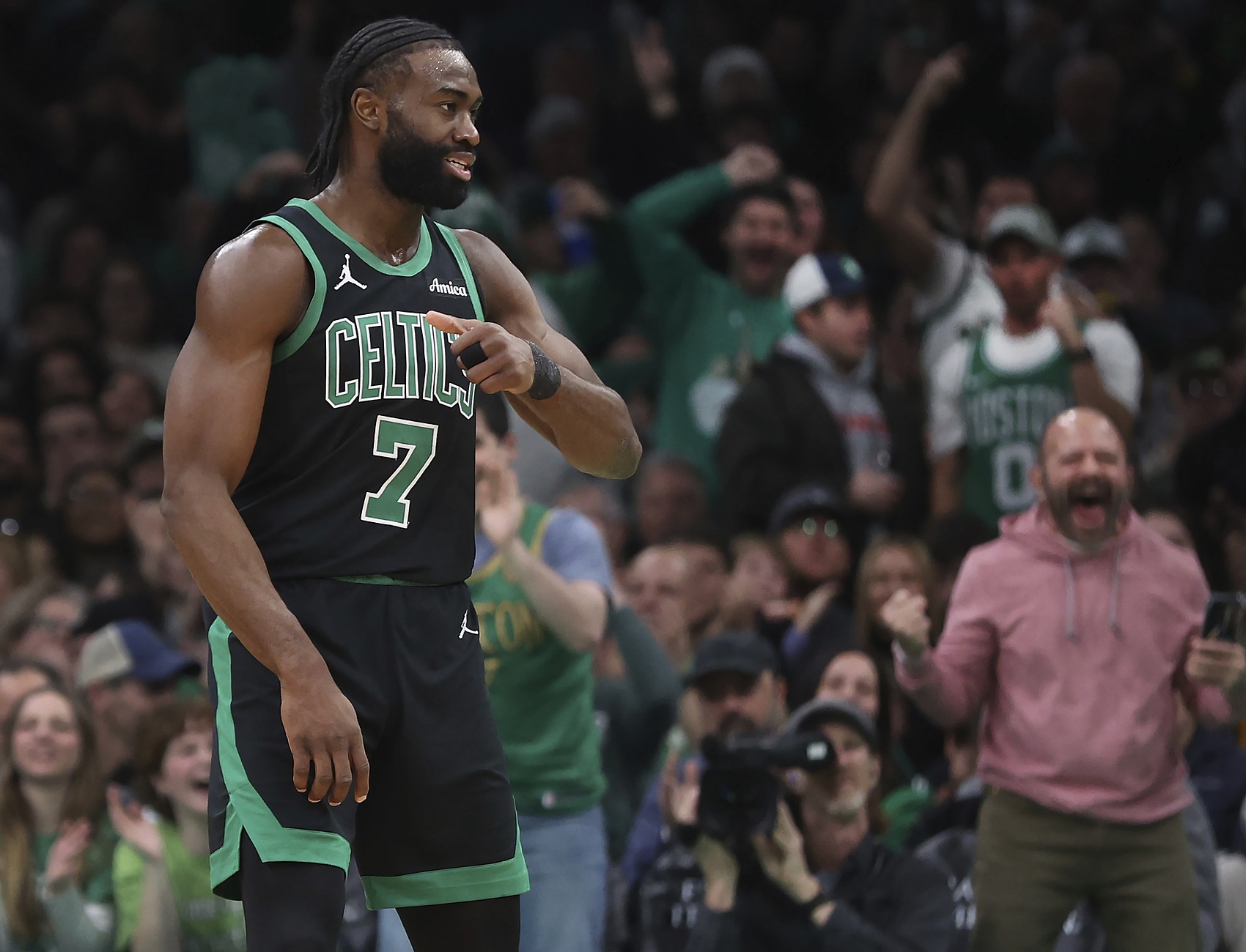 布朗:綠軍有很多出色球員但依靠我擔(dān)任領(lǐng)袖 我承擔(dān)了這個(gè)角色