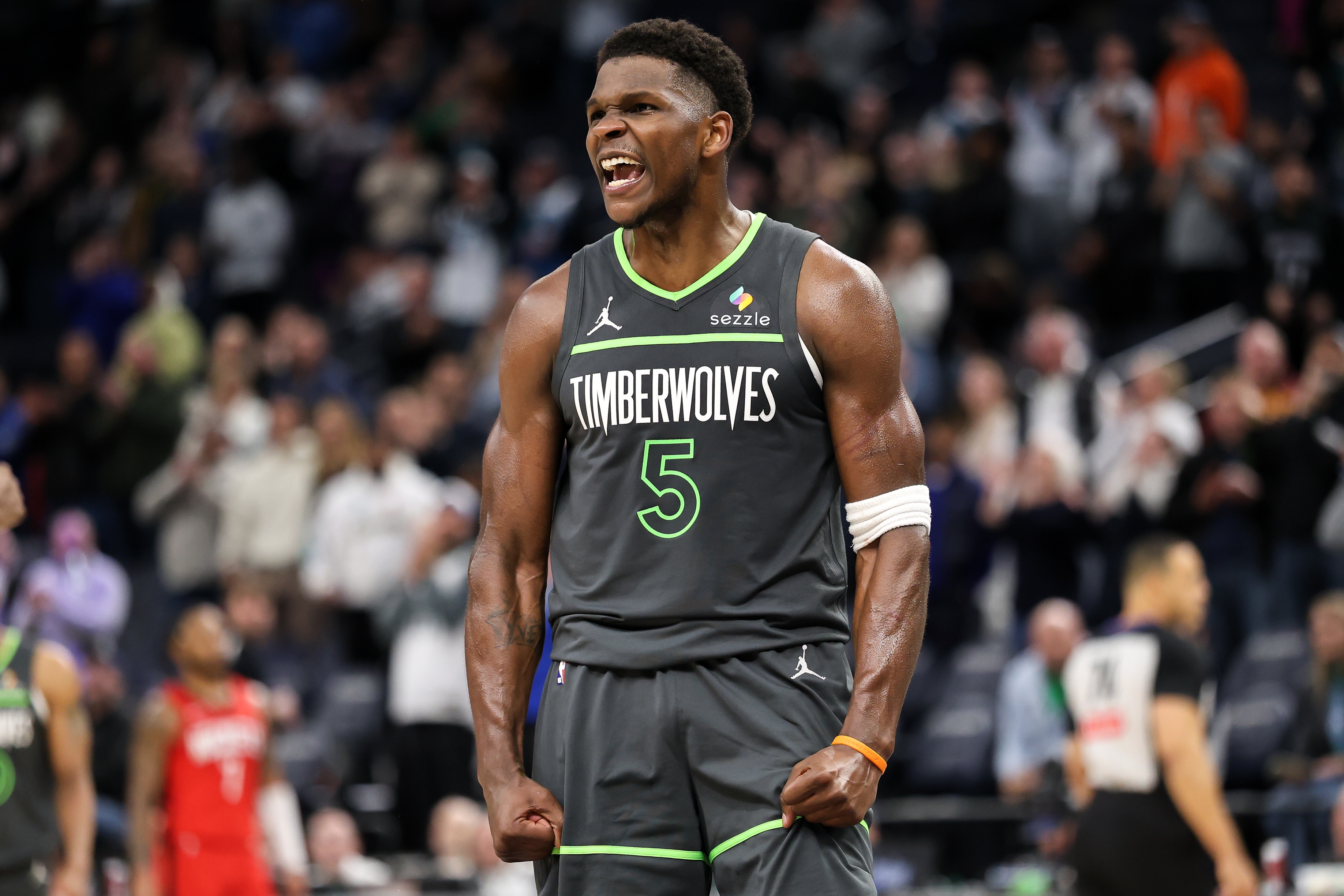 芬奇:愛(ài)德華茲有太多次情緒失控了 他很多時(shí)候是理應(yīng)被驅(qū)逐