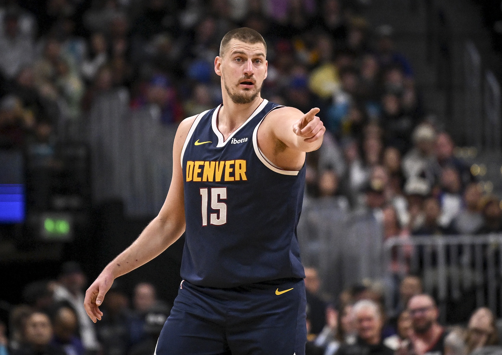 罕見?。〖s基奇今日正負值-7 是掘金首發(fā)五人中唯一為負的