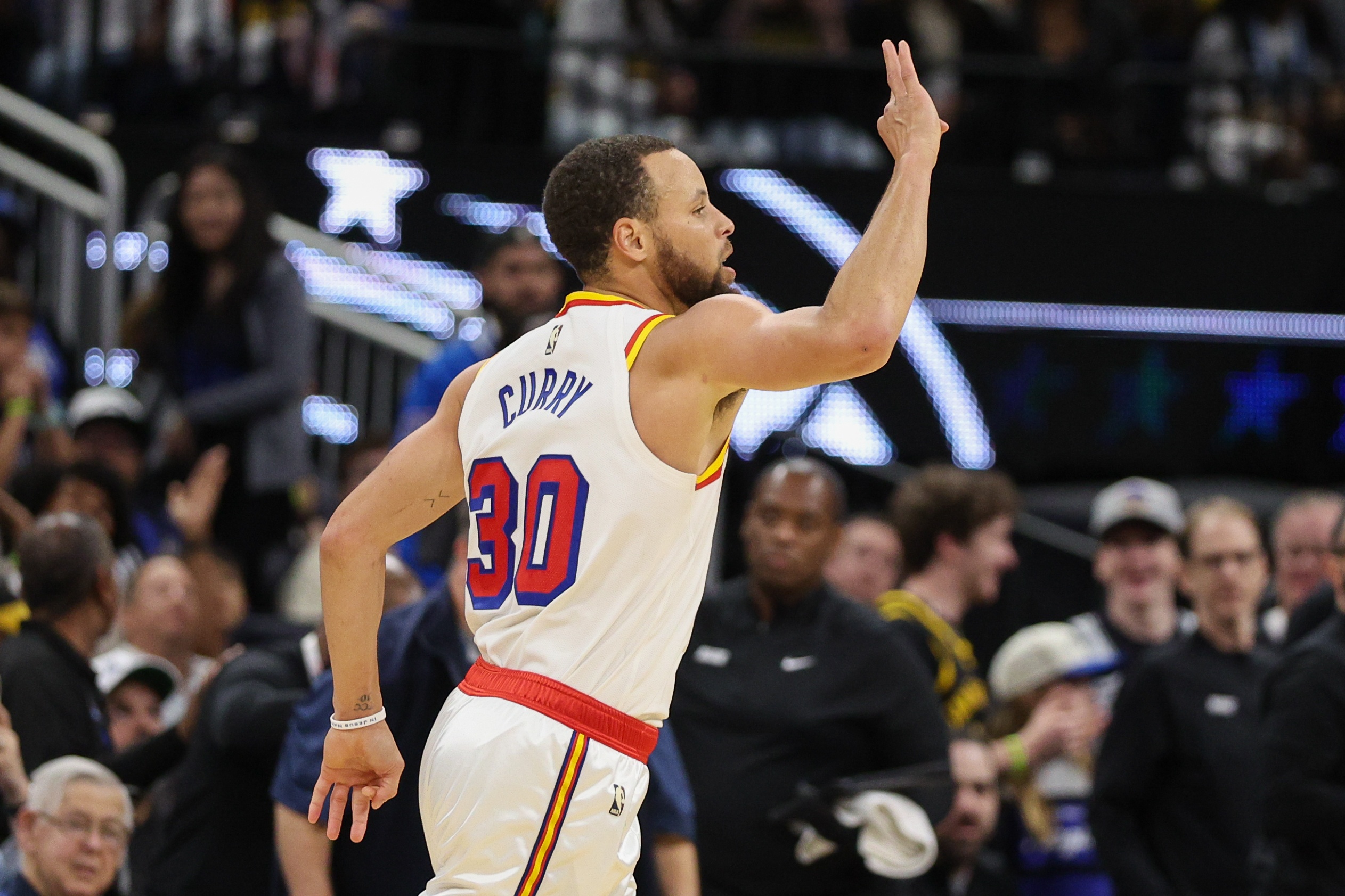 科爾:庫里投籃手感不佳時仍能表現出色 這就是偉大球員的標志